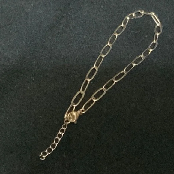 Silver Toned Paper Clip Chain Style Bracelet - Picture 2 of 2